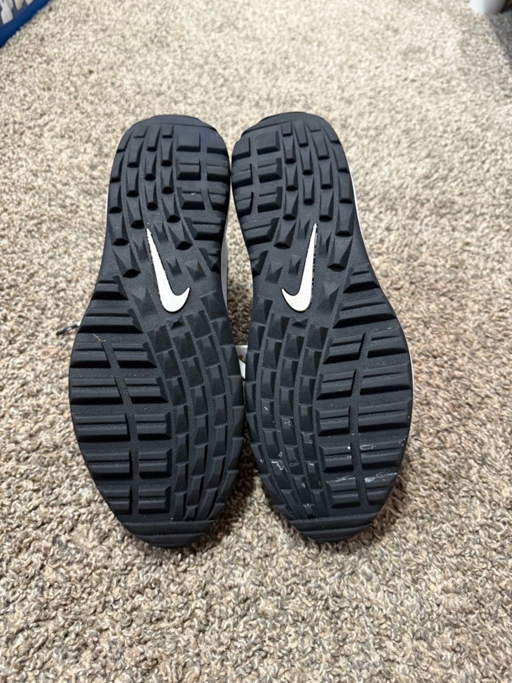 Nike Men’s White and Black Air Max Sneakers - Picture 7 of 8